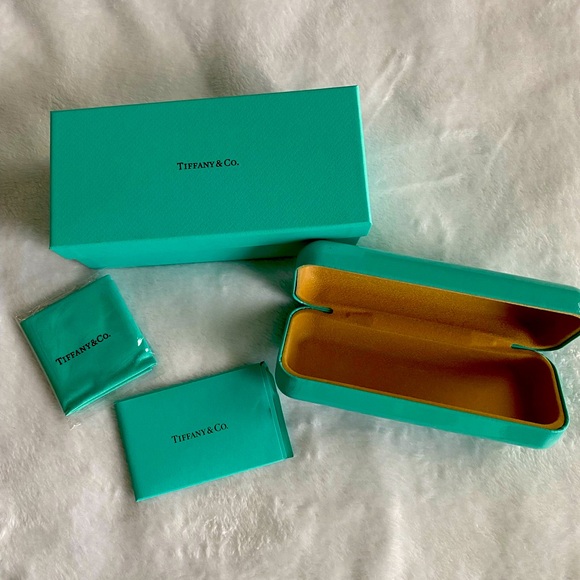 Tiffany Hard Shell Case & Box - Picture 2 of 4